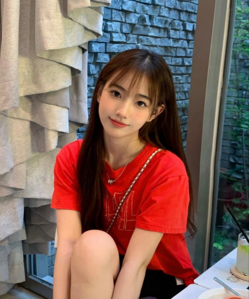 妻子在厨房被三个男人欺负的后果,免费在线观看